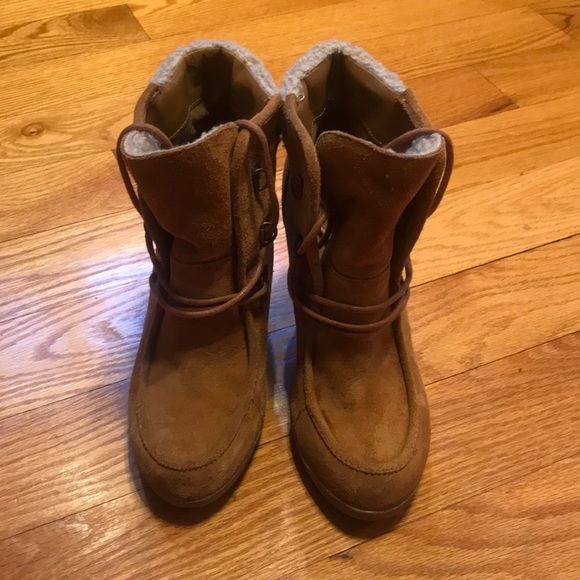 Heels - Picture 2 of 11